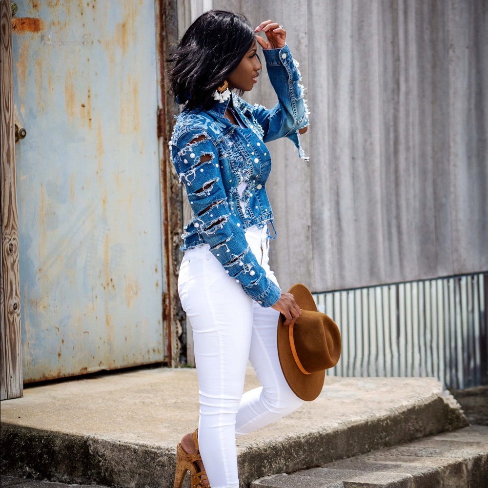 🌻PoshMark Ambassador🌻 Your Posher, Zaressa.